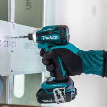 Makita XDT19R 18V LXT® Lithium‑Ion Compact Brushless Cordless Quick‑Shift Mode™ 4‑Speed Impact Driver Kit (2.0Ah)